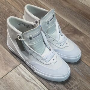 NWT Emerica Winkowski White Hi-Tops. All White, Size 5 M/6.5 W
